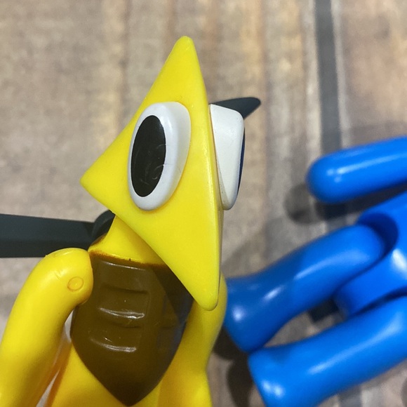 Rainbow Friends Figurines Blue, Red and Yellow - Picture 10 of 12